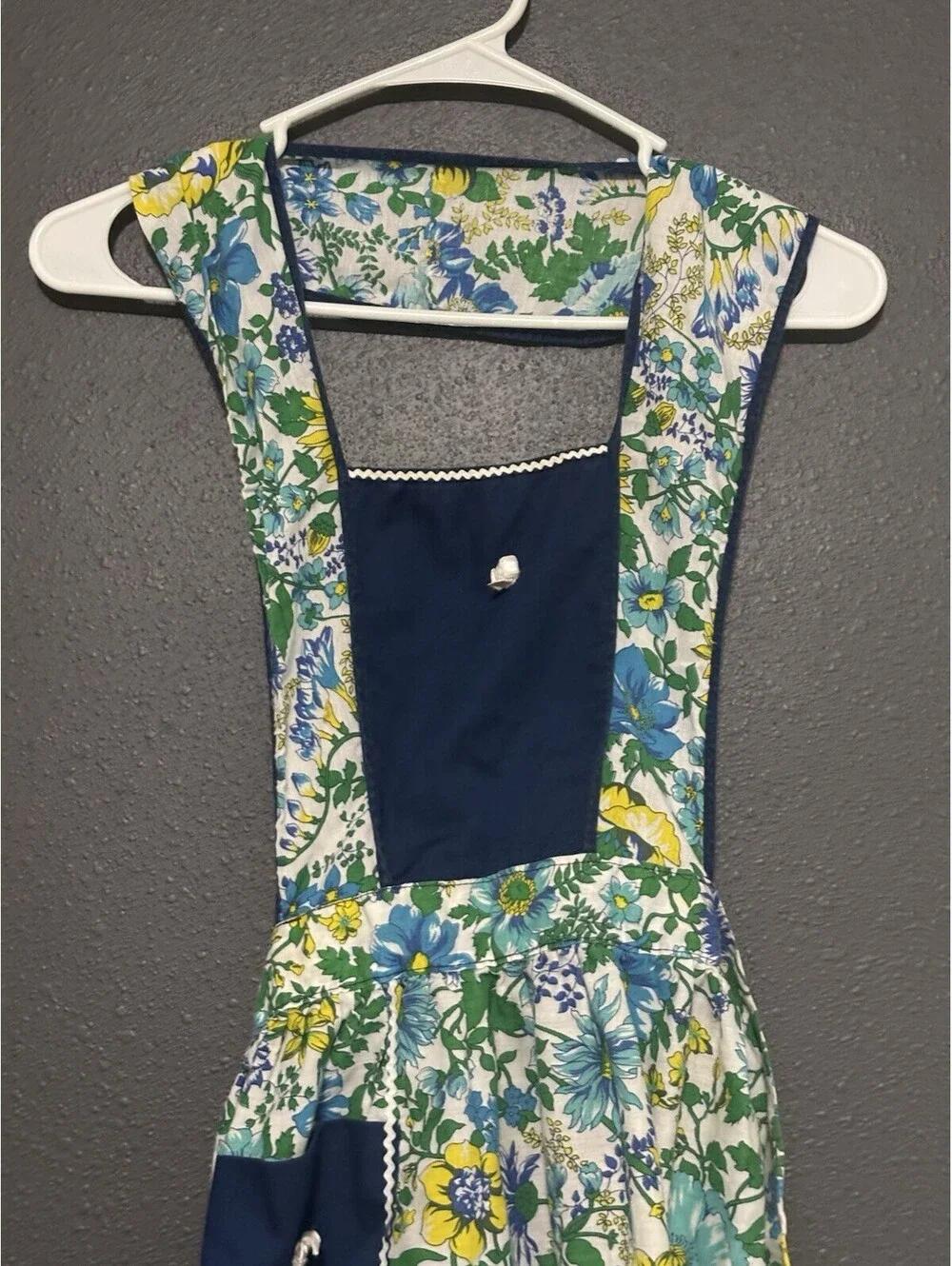 Vintage Floral Apron EUC Granny Cottage Core